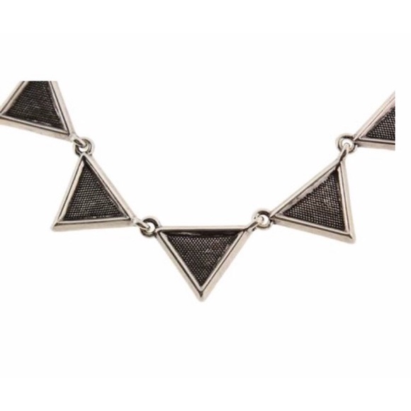 Women’s Etched Antique Collar Necklace - Picture 6 of 6